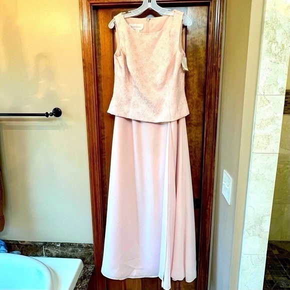 David’s Bridal Sequined Brocade Bodice Mock Two Piece Shell Pink Dress NWT Sz 14 - Picture 1 of 14